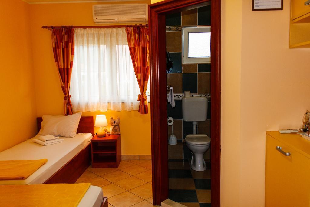 Guest House Villa Zivanovic تْشيرسيك نوفي المظهر الخارجي الصورة