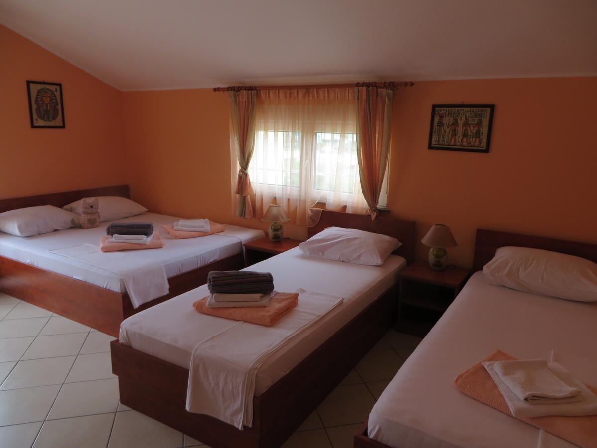 Guest House Villa Zivanovic تْشيرسيك نوفي المظهر الخارجي الصورة