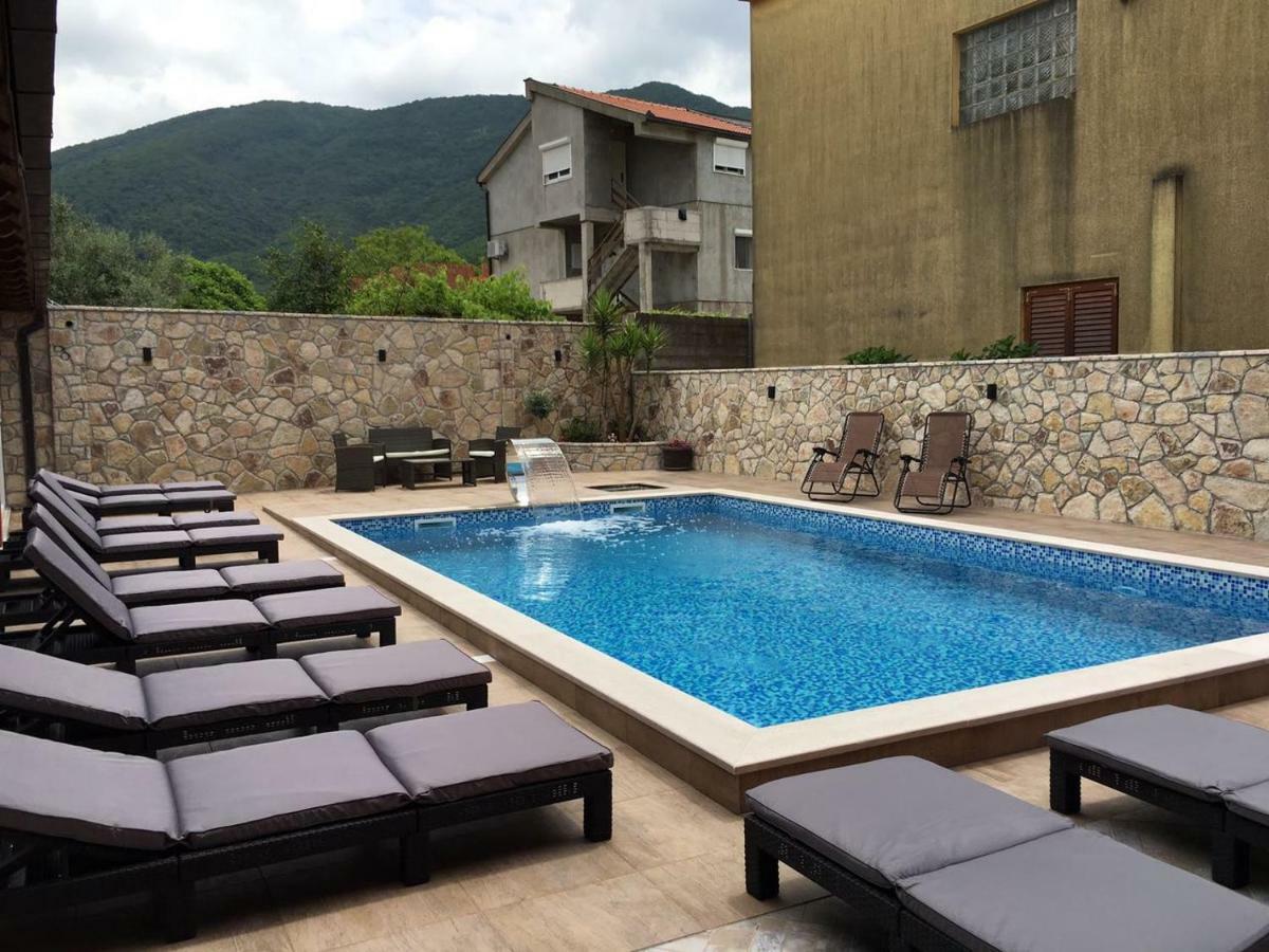 Guest House Villa Zivanovic تْشيرسيك نوفي المظهر الخارجي الصورة