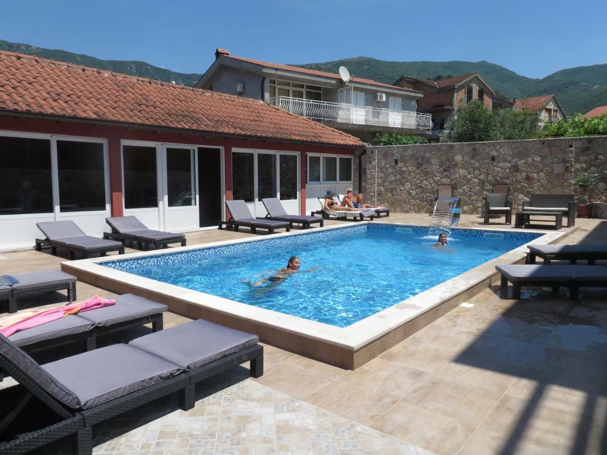 Guest House Villa Zivanovic تْشيرسيك نوفي المظهر الخارجي الصورة